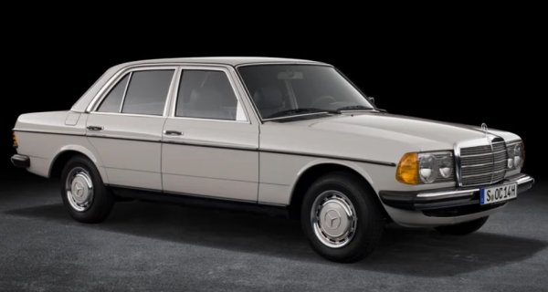 С 2,7 милиона продадени модела в световен мащаб за период от 10 години, поколението W123 Mercedes-Benz е едно от най-успешните в историята. Това е предшественикът на модерната E-клас. Със сдържан, но елегантен дизайн, изграден върху моделите W114/W115 на Mercedes-Benz, W123 все още е обичайна гледка по света и много популярно таксиметрово превозно средство в онези времена. Това е доказателство за неговата надеждност и издръжливост.

W123 е разработен през епоха, когато Mercedes-Benz тича много напред в инженерството. Освен това има едни от най-издръжливите двигатели, които могат лесно да изминат между 500 000 и 1 000 000 километра без ремонт.  Поговорката "не ги правят както преди" вероятно е тръгнала след спирането на W123. Все пак Mercedes-Benz не забравя за луксозните характеристики, така че по-късните модели имат автоматичен климатроник, ABS и въздушни възглавници както за пътника, така и за водача.

И все пак, най-впечатляващото нещо за W123 е начинът, по който върши работата си. Возенето му е гладко, управлението подредено. Казано по-просто, той предлага баланс между комфорт и производителност, който малко други автомобили могат да постигнат.